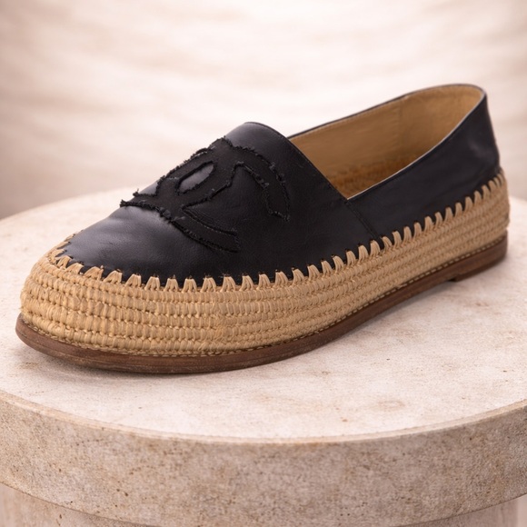 CHANEL Black Leather CC Espadrilles Flats SIZE 11| Classic Logo | Made in Spain - Picture 2 of 4